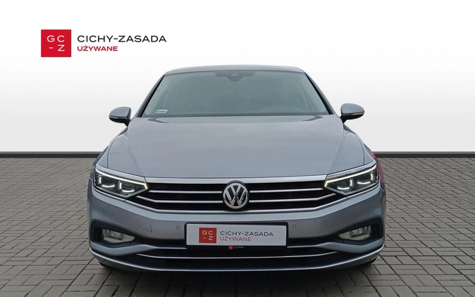 Volkswagen Passat cena 95900 przebieg: 144399, rok produkcji 2019 z Opoczno małe 781